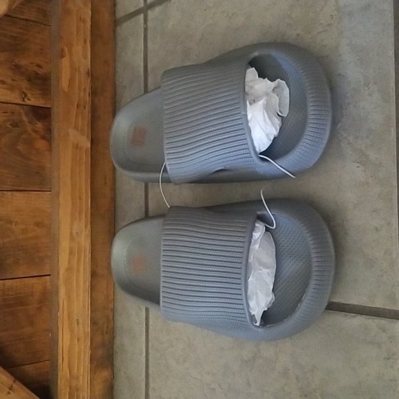 Slide Sandals - Picture 2 of 6